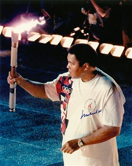Muhammad Ali Signed 16x20 Photo of 1996 Olympic Torch Lighting (JSA)